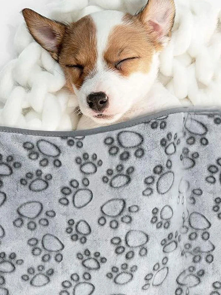 Winter Dog Blanket – Soft Washable Fleece Throw for Dogs & Cats (Grey)